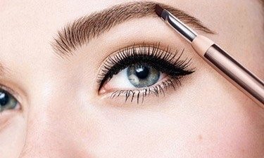 Paso a paso para maquillar las cejas y resaltar la mirada | L'Oréal Paris